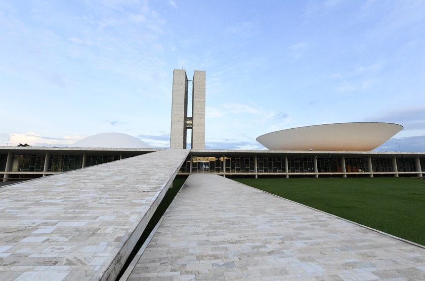 Mais de 9 mil candidatos disputam uma vaga de deputado federal nas eleições de outubro