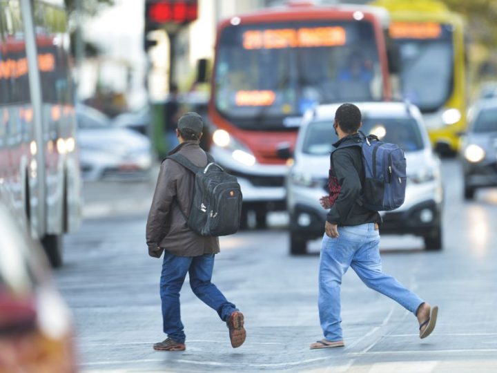 Brasil teve 23.040 casos e 206 mortes por covid-19 em 24 horas