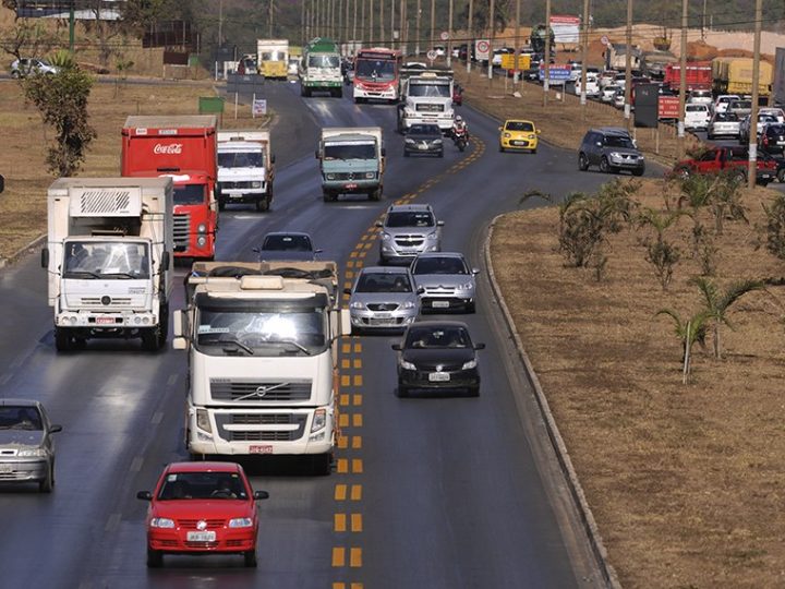 Sancionada com vetos programa de renovação de frota de ônibus e caminhões