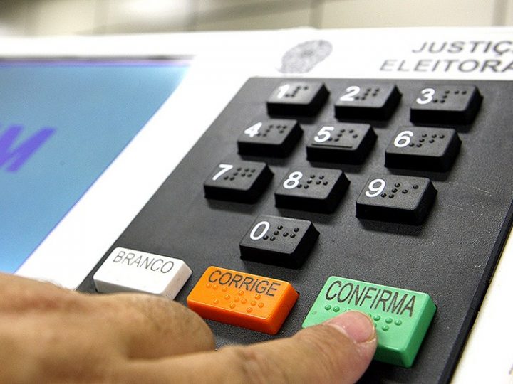 Urna terá intervalo para eleitor conferir voto