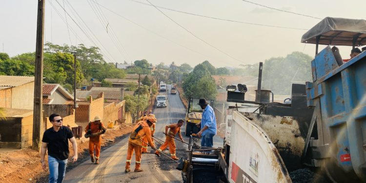 Jaru: Avenida Dom Pedro I no setor 06 é contemplada e recebe o maior projeto de pavimentação da história