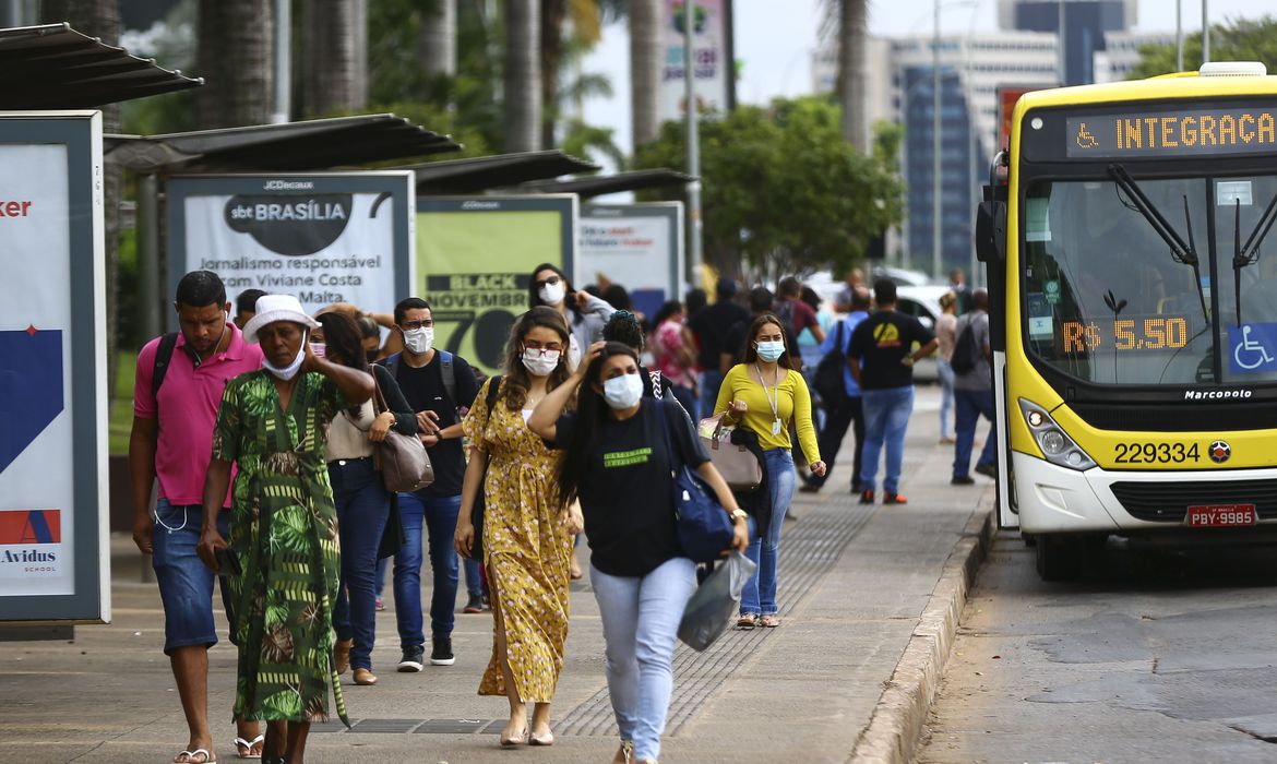 País registrou 2.909 novos casos de covid-19 e 15 mortes, em 24 horas