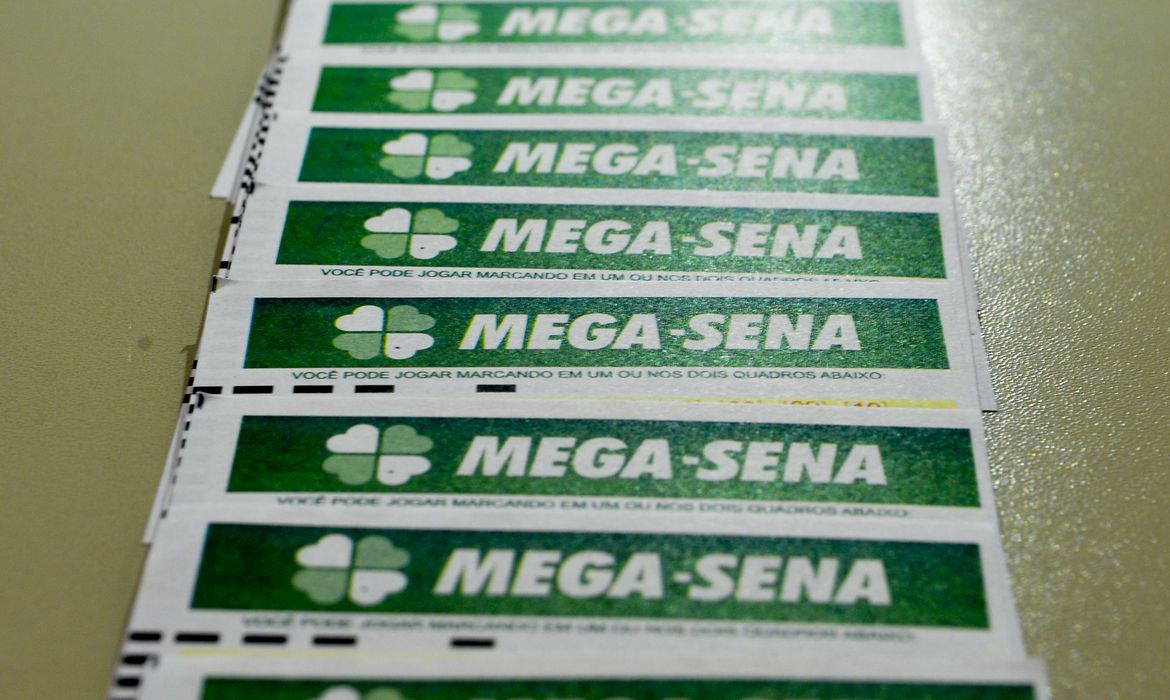 Mega-Sena acumula e próximo concurso deve pagar R$ 125 milhões