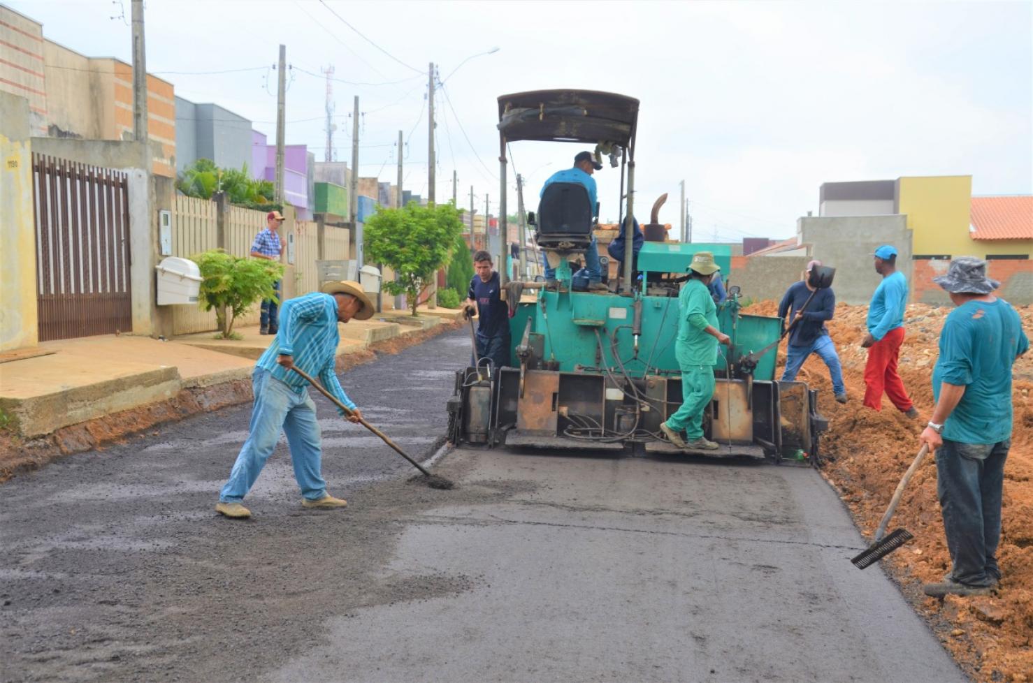 Ariquemes: Prefeitura conclui pavimentação da Rua Pássaro Preto