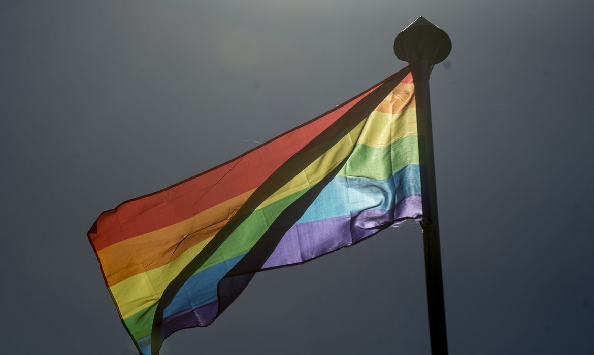 Brasil tem 12% de pessoas ALGBT, mostra levantamento