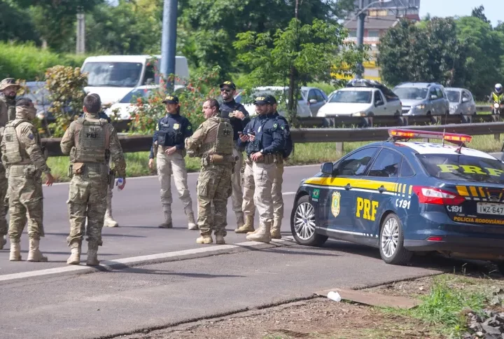 PRF faz 419 liberações de pistas no país, com 438 multas