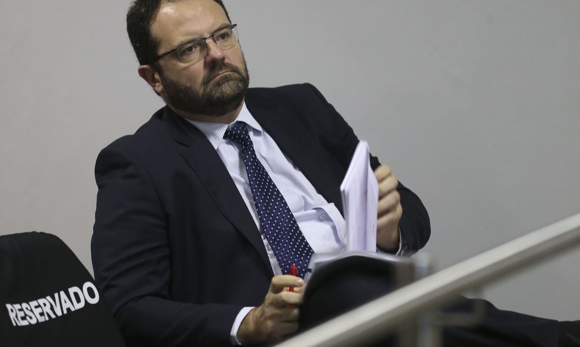 Gasto de até R$ 136 bi não gera expansão fiscal, diz ex-ministro