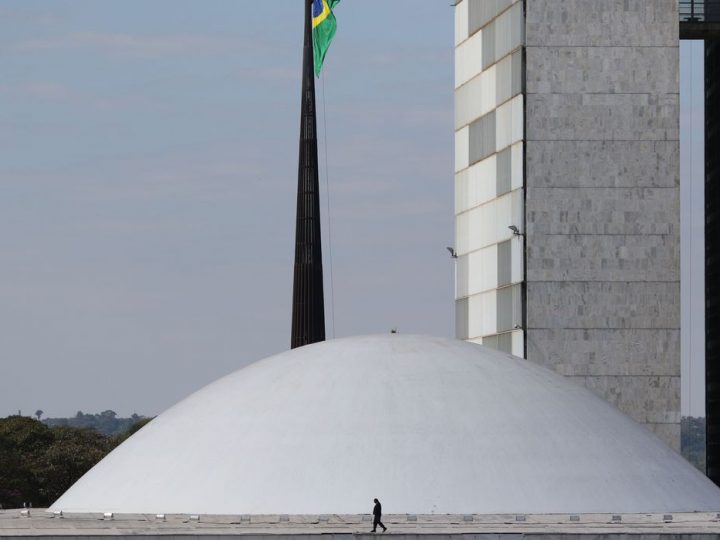 PEC da Transição é adiada por falta de consenso, diz relator