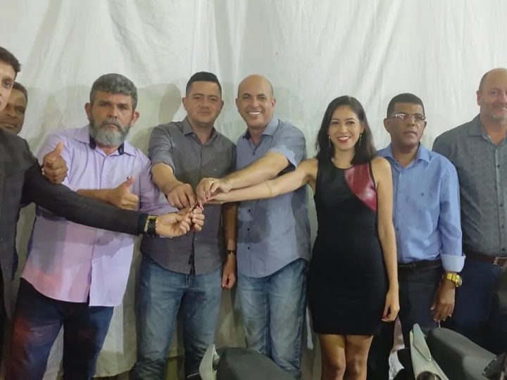 Deputado Crispin entrega unidade móvel odontológica e 19 motos para Santa Luzia