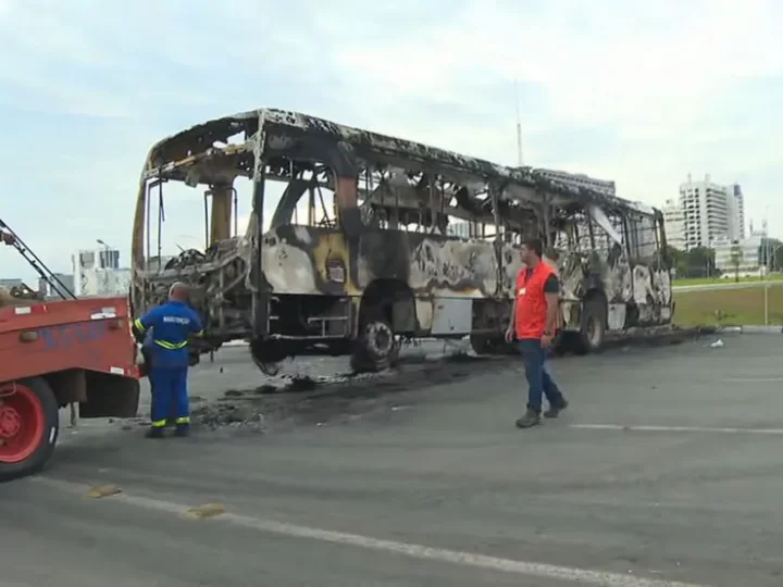 Quem paga a conta do vandalismo contra o transporte público de Brasília?