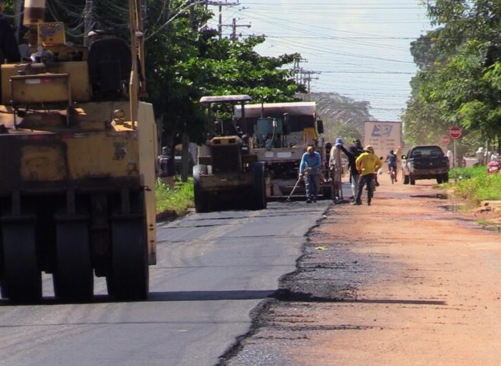 Guajará-Mirim: Obras de recapeamento dão melhor trafegabilidade e segurança às vias públicas