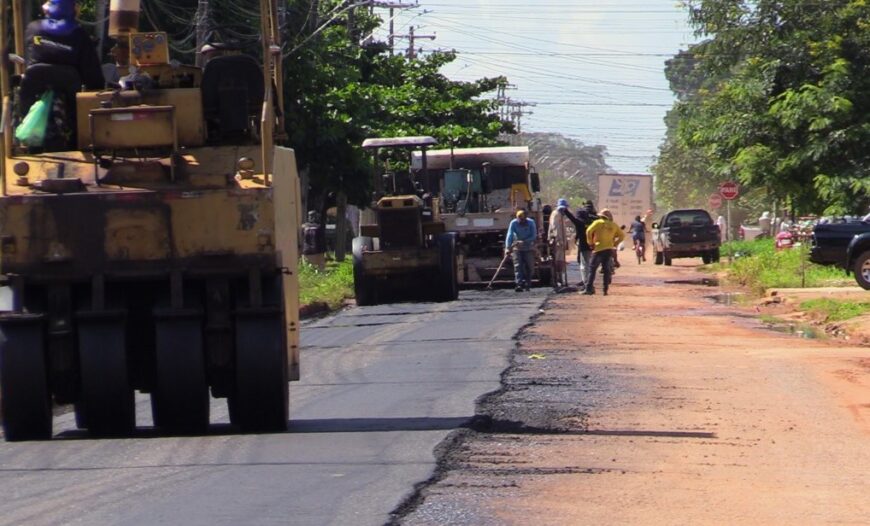 Guajará-Mirim: Obras de recapeamento dão melhor trafegabilidade e segurança às vias públicas