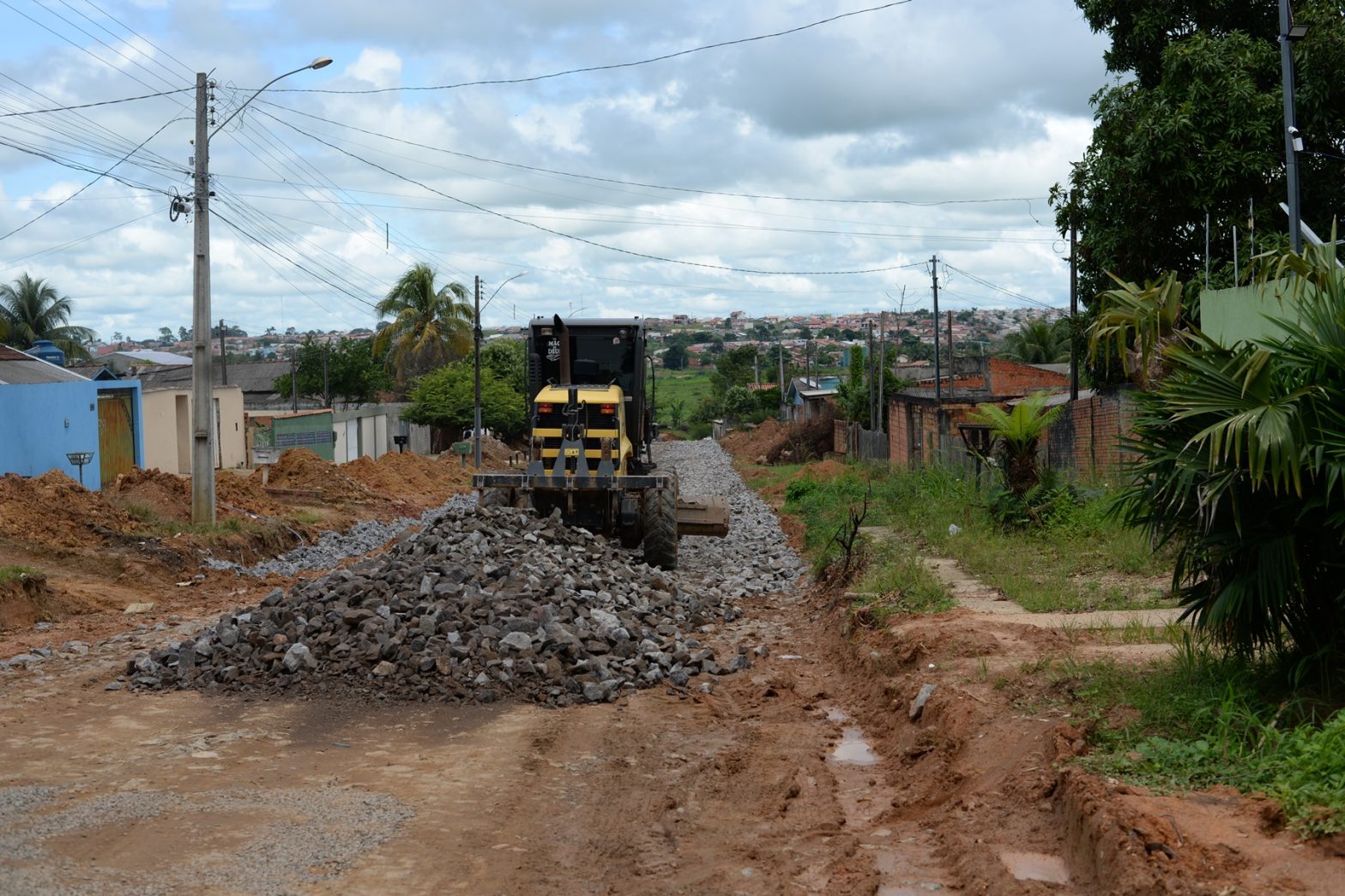 Ji-Paraná: Prefeitura segue com obras de pavimentação de ruas