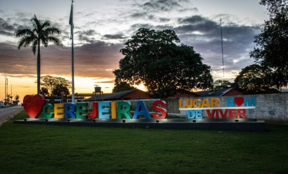 Cerejeiras: Construção de praça no município é executada com ações do projeto “Governo na Cidade”