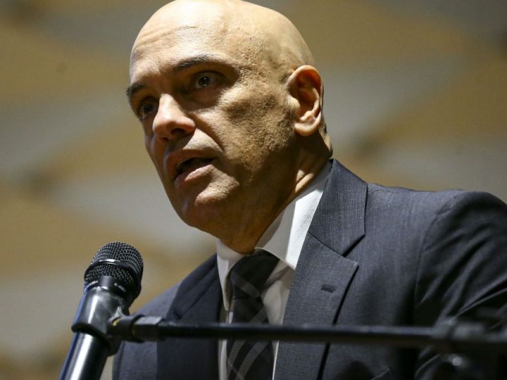 Moraes inclui Bolsonaro em inquérito sobre ataques antidemocráticos