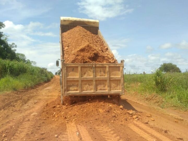 Theobroma: DER realiza melhorias na RO-464 entre o município e o distrito de Palmares