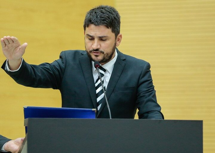 Jean Mendonça defende projeto que facilita a vida de servidores aposentados e pensionistas