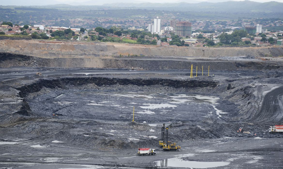 PGR manifesta-se contra aprovação tácita de atividades de mineração