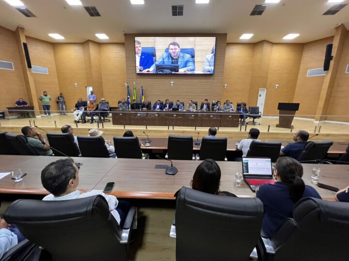 Deputado Alex Redano preside reunião pública sobre ocupações em unidades de conservação