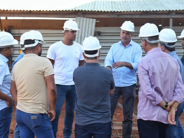 Ismael Crispin visita canteiro de obras do Ifro de São Miguel do Guaporé