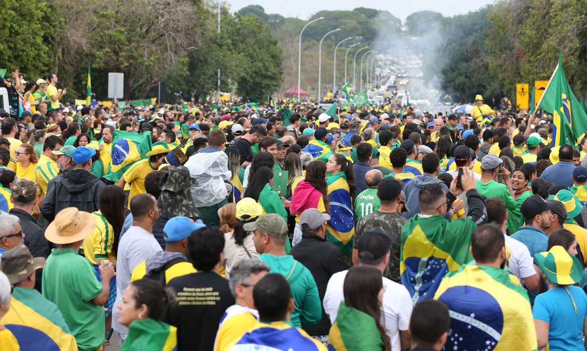 Mendonça vota contra tornar réus presos em frente ao QG do Exército