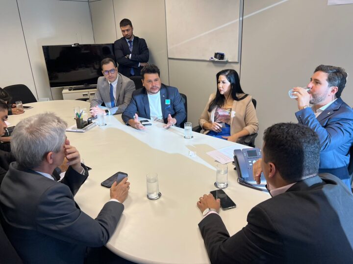 Presidente Marcelo Cruz debate aumento de voos nos aeroportos de Rondônia