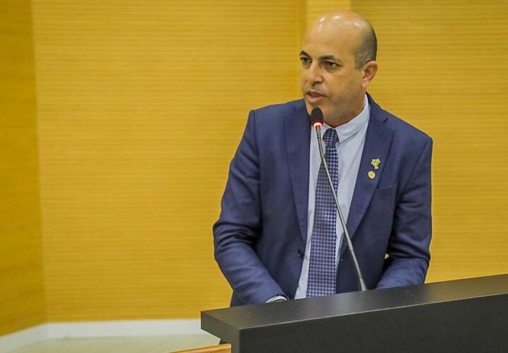 Nova lei de autoria do deputado Ismael Crispin exige que farmácias divulguem informações sobre serviços de saúde próximo