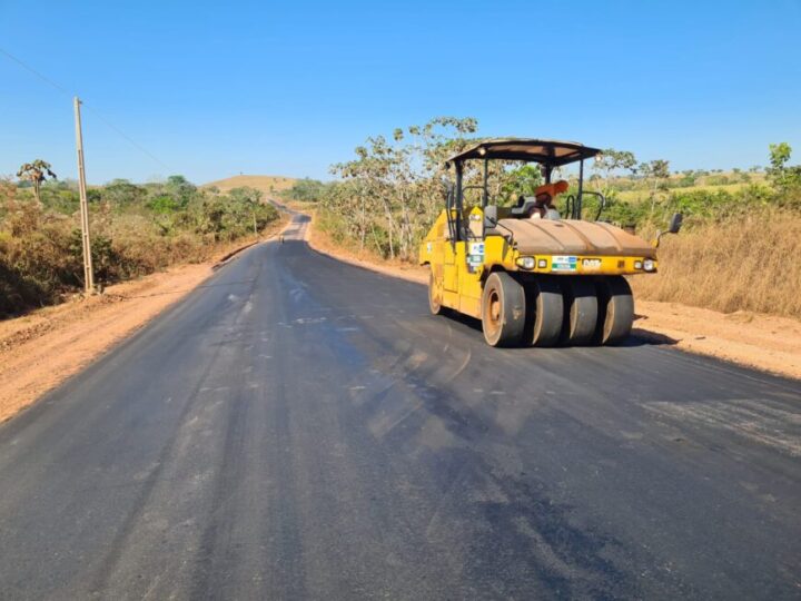 Parecis: DER avança nos serviços de reabilitação asfáltica da RO-492 entre o município e a RO-491