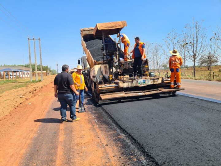 DER inicia pavimentação asfáltica na obra das terceiras faixas na RO-010, entre Rolim de Moura e Nova Estrela