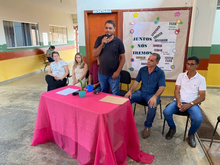 Vice-prefeito Ronaldo Delazari participa de inauguração biblioteca na Escola Municipal Sarah Kubitschek em Migrantinópolis