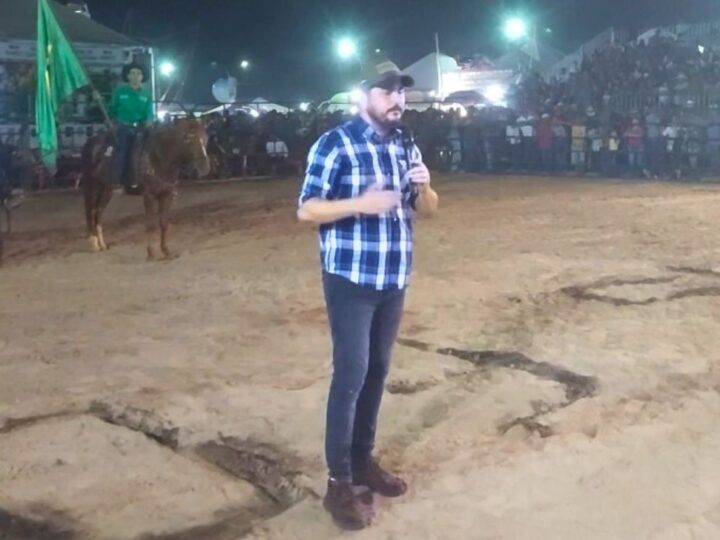 Jean Mendonça participa da abertura da 1º festa de Rodeio de Alto Alegre dos Parecis