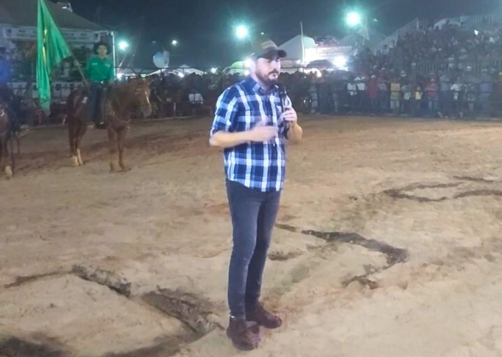 Jean Mendonça participa da abertura da 1º festa de Rodeio de Alto Alegre dos Parecis