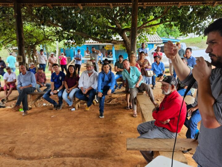 Jean Mendonça participou da sessão itinerante realizada pela Câmara Municipal de Parecis