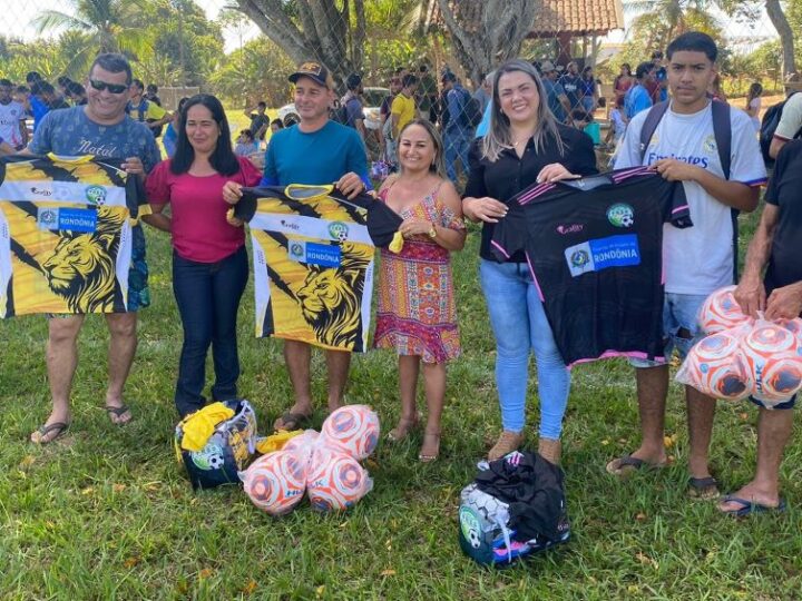 Cláudia de Jesus participa da entrega materiais esportivos em Ji-Paraná, Presidente Médici e Corumbiara