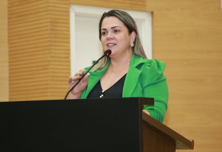 Cláudia de Jesus apresenta projeto de lei para combater assédio nas escolas de Rondônia