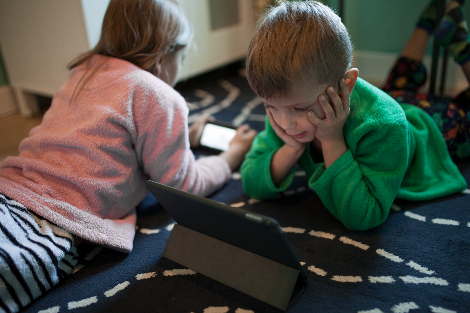 O excesso de telas e as consequências no desenvolvimento infantil