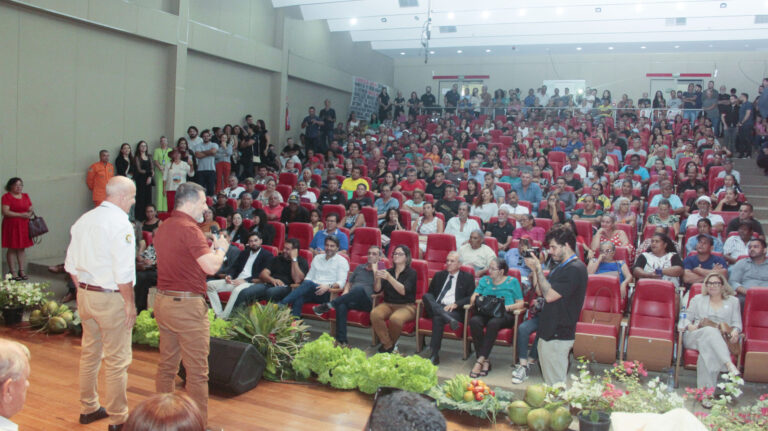 Porto Velho: Entrega de títulos definitivos pelo governo de RO marca novo ciclo de progresso para famílias chacareiras