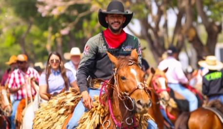 Exponorte 2024: cavalgada da maior festa popular do Sul de Rondônia movimentou Vilhena neste domingo