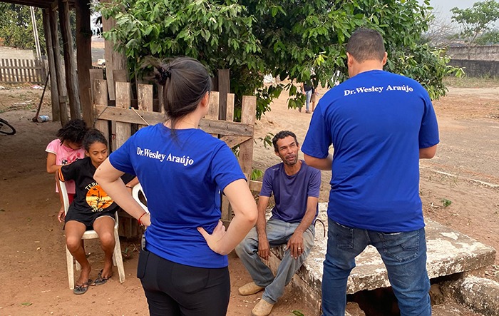 Chupinguaia: Dr. Wesley Araújo visita Bairro Cidade Alta e ouve as demandas dos moradores