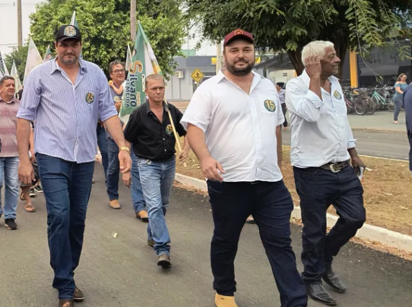 Silvano Almeida apresenta propostas de U.T.I aérea e compra de ônibus para transportar pacientes de Cabixi