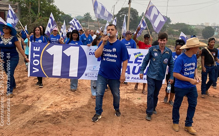 Dr. Wesley Araújo leva multidão em caminhada às ruas e avenidas de Chupinguaia e região