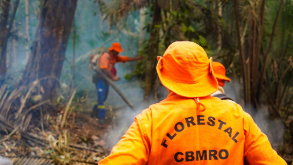 Governo de RO assegura mais de R$ 12 milhões para reforço aéreo no combate aos incêndios florestais