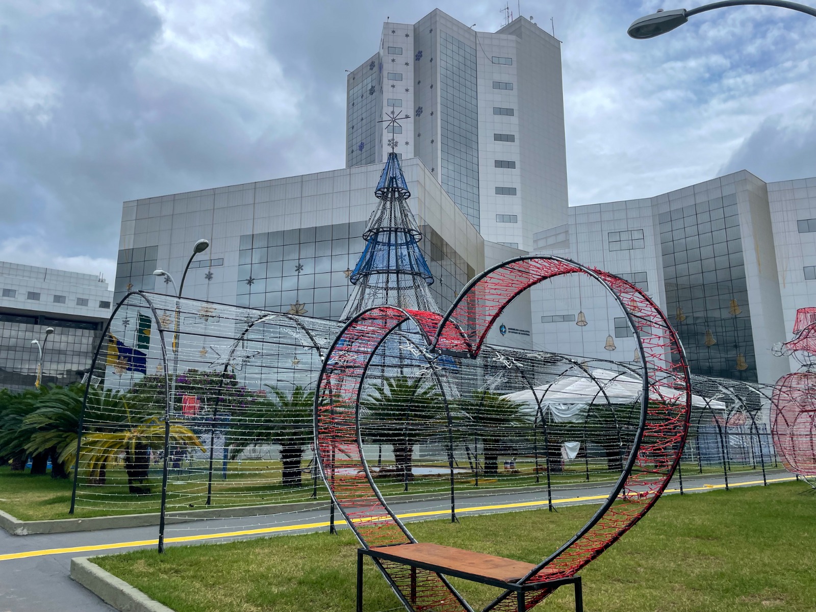 Assembleia inaugura decoração natalina nesta segunda-feira com o “Natal de Portas Abertas”