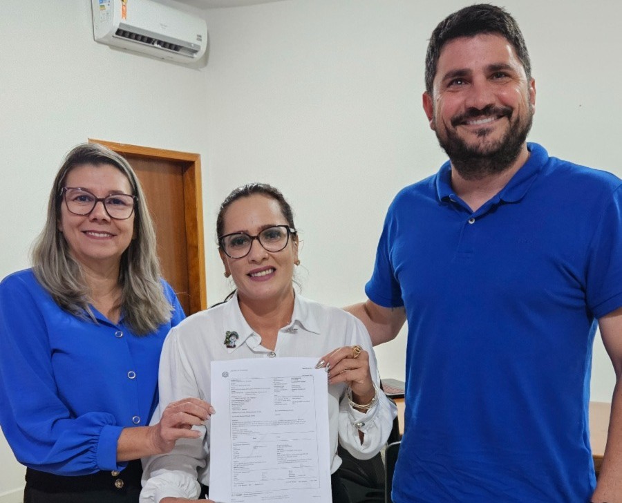 Jean Mendonça entrega nota de empenho para a liberação de recursos para saúde