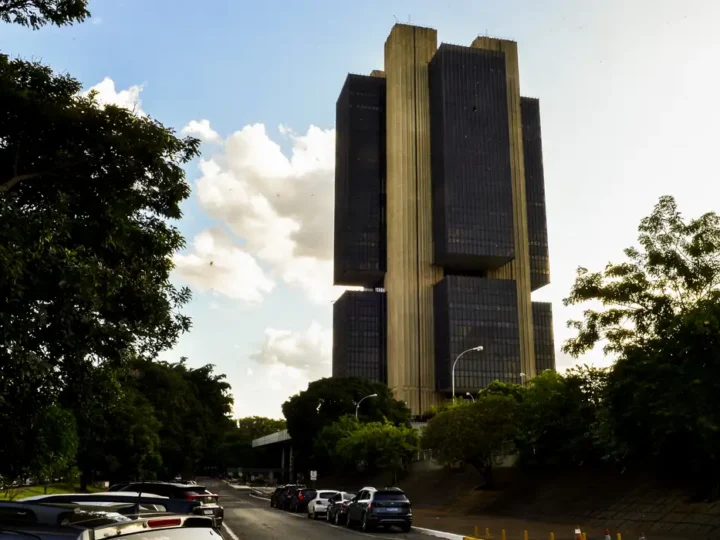 Déficit primário totaliza R$ 43 bilhões em 2024