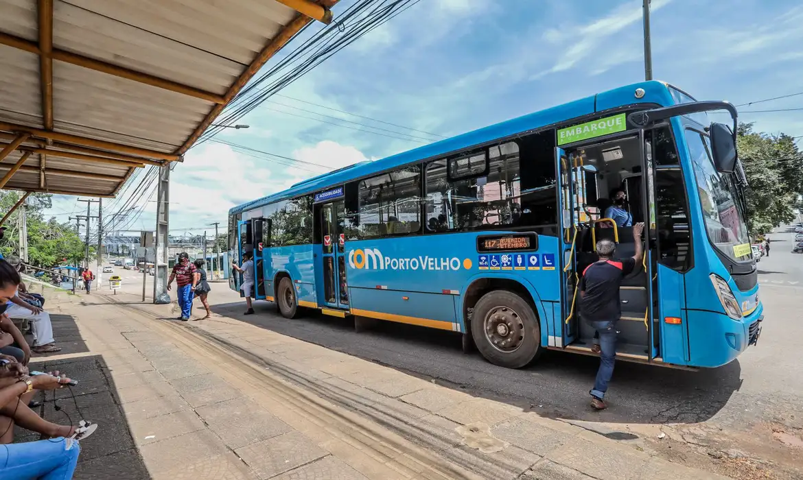 Após mais uma noite violenta, ônibus voltam a circular em Porto Velho