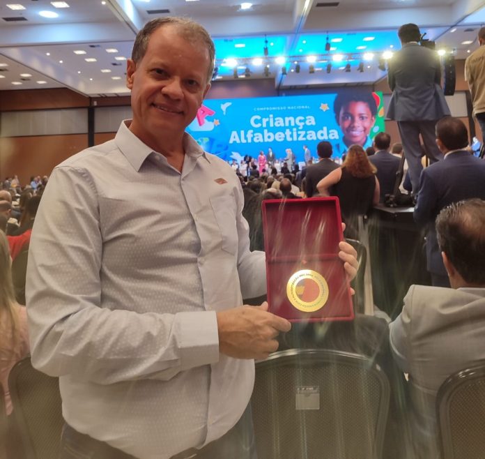 Colorado recebe Selo Ouro do MEC pelo compromisso com a alfabetização