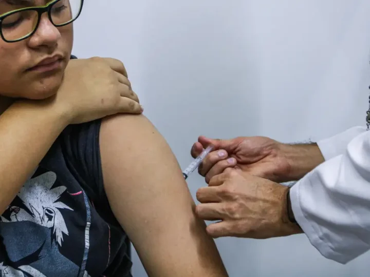 Dengue: um ano após início da imunização, procura por vacina é baixa