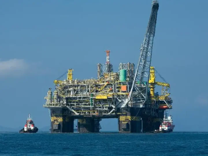 Produção de petróleo e gás se mantém próximo a recorde de 2023