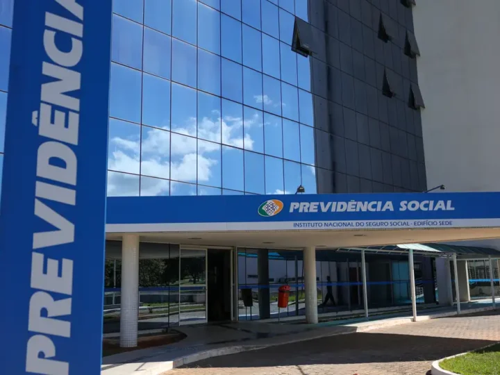 INSS: Senado aprova bônus para servidor acelerar análise de benefícios